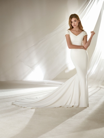 balayi-brautmoden-brautkleider-pronovias-la-sposa-petitedralan_petite_b