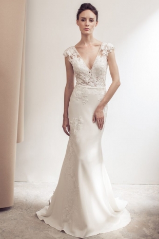 Lusan-Mandongus-2019-Bridal-VERONIQUE-Wedding-Dress-682x1024