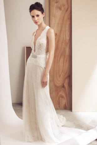 Lusan-Mandongus-2019-Bridal-VESPER-Wedding-Dress-682x1024