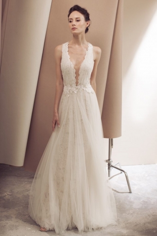 Lusan-Mandongus-2019-Bridal-VIVECA-Wedding-Dress-682x1024