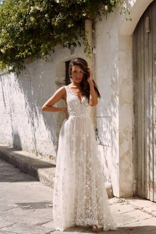 MAISIE-ML11365-FULL-LENGTH-FLORAL-LACE-WITH-PLUNGING-NECK-WEDDING-DRESS-MADI-LANE-BRIDAL1