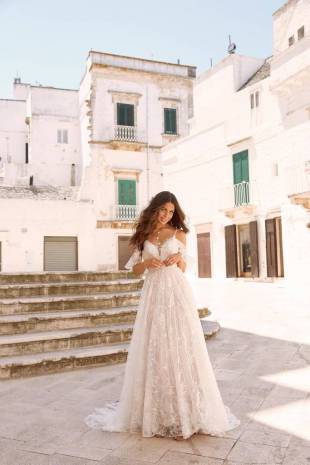 MAIYA-ML10155-PLUNGING-NECK-WITH-FULL-LENGTH-FLORAL-LACE-AND-DETACHABLE-SLEEVES-WEDDING-DRESS-MADI-LANE-BRIDAL1
