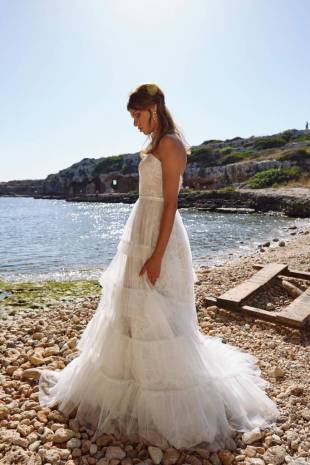 MARIANA-ML11877-SWEETHEART-NECK-WITH-LAYERS-OF-TULLE-OVER-FLORAL-LACE-WEDDING-DRESS-MADI-LANE-BRIDAL1