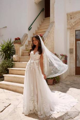 MARIBEL-VEIL-V503-PAIRED-WITH-MARIBEL-ML10503-WEDDING-DRESS-MADI-LANE-BRIDAL2