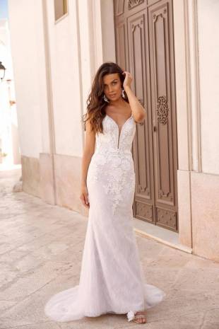 MATISSE-ML10462-SHOE-STRING-STRAPS-PLUNGING-NECK-FLORAL-LACE-WITH-DETACHABLE-SKIRT-WEDDING-DRESS-MADI-LANE-BRIDAL5