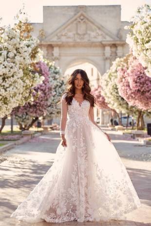 MEADOW-ML10994-FULL-LENGTH-FLORAL-LACE-KEYHOLE-BACK-WITH-V-NECK-AND-SLEEVES-WEDDING-DRESS-MADI-LANE-BRIDAL2