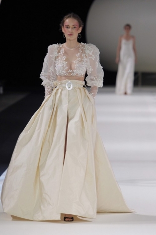 wedding-dresses-wedding-dresses-new-collection-2019-yolancris-barcelona-bridal-week-2018-37